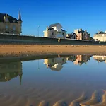 Le Pressoir, Maison Au Calme, Grand Jardin, Vue Degagee Sur Les Champs, Belle Terrasse, 3 Chambres, 2 Sdb, 2 Wc, Parking Prive, 5 Kms De Bayeux Et 7 Kms D'arromanches Au Coeur Des Plages Du Debarquement בית נופש *