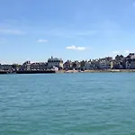 Le Pressoir, Maison Au Calme, Grand Jardin, Vue Degagee Sur Les Champs, Belle Terrasse, 3 Chambres, 2 Sdb, 2 Wc, Parking Prive, 5 Kms De Bayeux Et 7 Kms D'arromanches Au Coeur Des Plages Du Debarquement