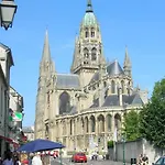 בית נופש Le Pressoir, Maison Au Calme, Grand Jardin, Vue Degagee Sur Les Champs, Belle Terrasse, 3 Chambres, 2 Sdb, 2 Wc, Parking Prive, 5 Kms De Bayeux Et 7 Kms D'arromanches Au Coeur Des Plages Du Debarquement