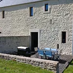 בית נופש Le Pressoir, Maison Au Calme, Grand Jardin, Vue Degagee Sur Les Champs, Belle Terrasse, 3 Chambres, 2 Sdb, 2 Wc, Parking Prive, 5 Kms De Bayeux Et 7 Kms D'arromanches Au Coeur Des Plages Du Debarquement Longues-sur-Mer