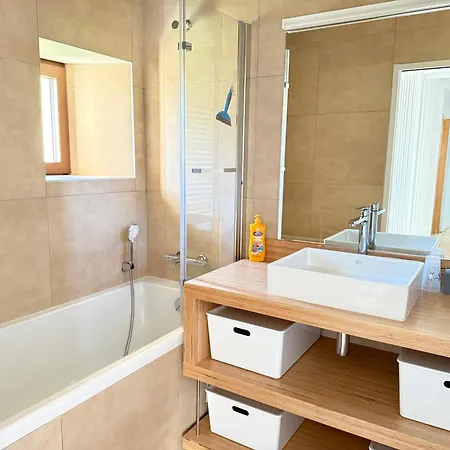 Holiday home Le Pressoir, Maison Au Calme, Grand Jardin, Vue Degagee Sur Les Champs, Belle Terrasse, 3 Chambres, 2 Sdb, 2 Wc, Parking Prive, 5 Kms De Bayeux Et 7 Kms D'arromanches Au Coeur Des Plages Du Debarquement