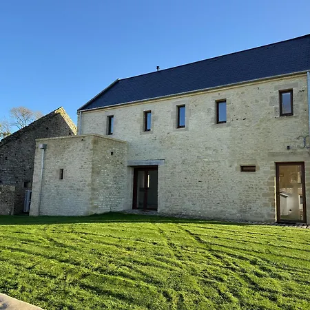 Сasa de vacaciones Le Pressoir, maison au calme, jardin, terrasse, 3 chambres, 2 sdb, 2 WC, parking privé, proche Bayeux et Arromanches au coeur des plages du débarquement