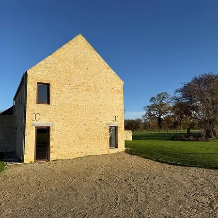 Сasa de vacaciones Le Pressoir, Maison Au Calme, Jardin, Terrasse, 3 Chambres, 2 Sdb, 2 Wc, Parking Privé, 5 Kms De Bayeux Et 7 Kms D'arromanches Au Coeur Des Plages Du Débarquement Longues-sur-Mer