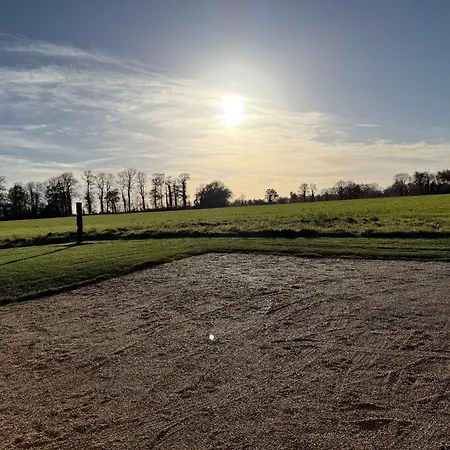 Сasa de vacaciones Le Pressoir, Maison Au Calme, Jardin, Terrasse, 3 Chambres, 2 Sdb, 2 Wc, Parking Privé, 5 Kms De Bayeux Et 7 Kms D'arromanches Au Coeur Des Plages Du Débarquement *
