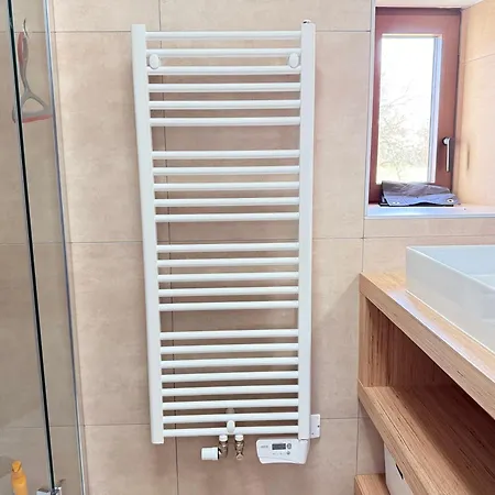 Le Pressoir, Maison Au Calme, Jardin, Terrasse, 3 Chambres, 2 Sdb, 2 Wc, Parking Privé, 5 Kms De Bayeux Et 7 Kms D'arromanches Au Coeur Des Plages Du Débarquement * Longues-sur-Mer