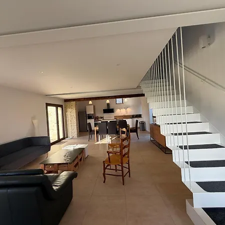 Сasa de vacaciones Le Pressoir, Maison Au Calme, Jardin, Terrasse, 3 Chambres, 2 Sdb, 2 Wc, Parking Privé, 5 Kms De Bayeux Et 7 Kms D'arromanches Au Coeur Des Plages Du Débarquement *