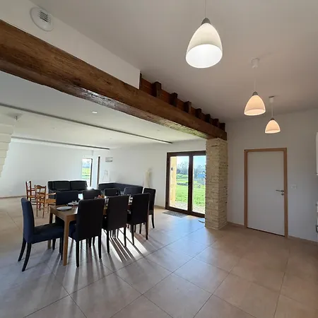 Le Pressoir, Maison Au Calme, Jardin, Terrasse, 3 Chambres, 2 Sdb, 2 Wc, Parking Privé, 5 Kms De Bayeux Et 7 Kms D'arromanches Au Coeur Des Plages Du Débarquement Longues-sur-Mer