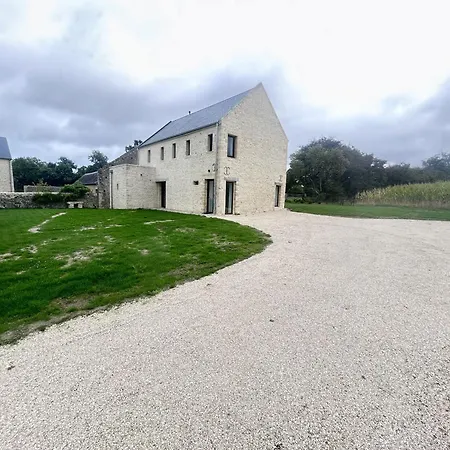 Le Pressoir, Maison Au Calme, Jardin, Terrasse, 3 Chambres, 2 Sdb, 2 Wc, Parking Privé, 5 Kms De Bayeux Et 7 Kms D'arromanches Au Coeur Des Plages Du Débarquement * Longues-sur-Mer
