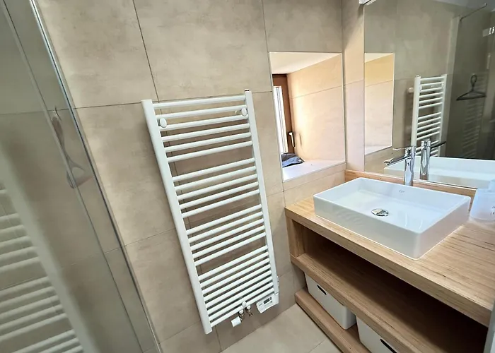 Le Pressoir, maison au calme, jardin, terrasse, 3 chambres, 2 sdb, 2 WC, parking privé, proche Bayeux et Arromanches au coeur des plages du débarquement Сasa de vacaciones Longues-sur-Mer