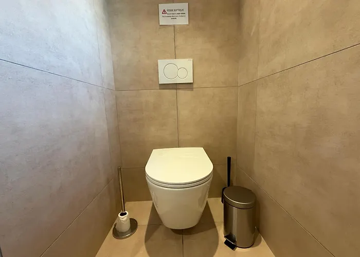 Le Pressoir, maison au calme, jardin, terrasse, 3 chambres, 2 sdb, 2 WC, parking privé, proche Bayeux et Arromanches au coeur des plages du débarquement *