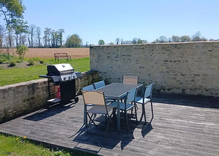 Le Pressoir, Maison Au Calme, Grand Jardin, Vue Degagee Sur Les Champs, Belle Terrasse, 3 Chambres, 2 Sdb, 2 Wc, Parking Prive, 5 Kms De Bayeux Et 7 Kms D'arromanches Au Coeur Des Plages Du Debarquement *