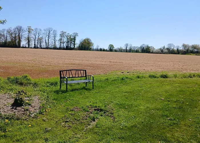 Holiday home Le Pressoir, Maison Au Calme, Grand Jardin, Vue Degagee Sur Les Champs, Belle Terrasse, 3 Chambres, 2 Sdb, 2 Wc, Parking Prive, 5 Kms De Bayeux Et 7 Kms D'arromanches Au Coeur Des Plages Du Debarquement Longues-sur-Mer